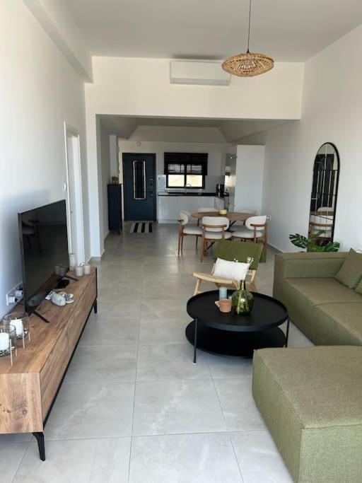 Penthouse Med Privat Saltvannsbasseng Pa Esentepe Beach 凯里尼亚 外观 照片