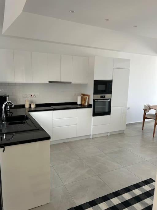 Penthouse Med Privat Saltvannsbasseng Pa Esentepe Beach 凯里尼亚 外观 照片