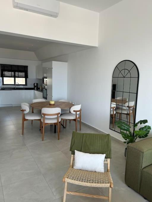 Penthouse Med Privat Saltvannsbasseng Pa Esentepe Beach 凯里尼亚 外观 照片
