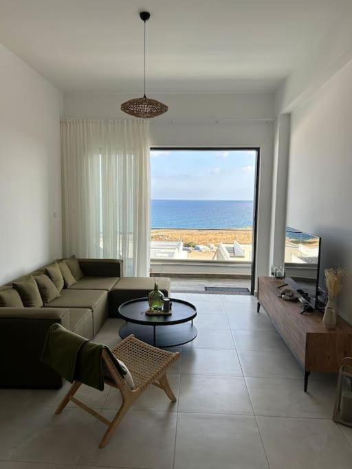 Penthouse Med Privat Saltvannsbasseng Pa Esentepe Beach 凯里尼亚 外观 照片