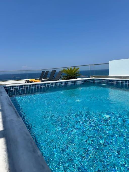 Penthouse Med Privat Saltvannsbasseng Pa Esentepe Beach 凯里尼亚 外观 照片