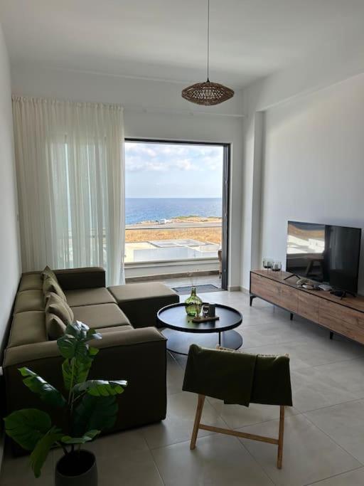 Penthouse Med Privat Saltvannsbasseng Pa Esentepe Beach 凯里尼亚 外观 照片
