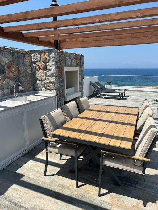 Penthouse Med Privat Saltvannsbasseng Pa Esentepe Beach 凯里尼亚 外观 照片