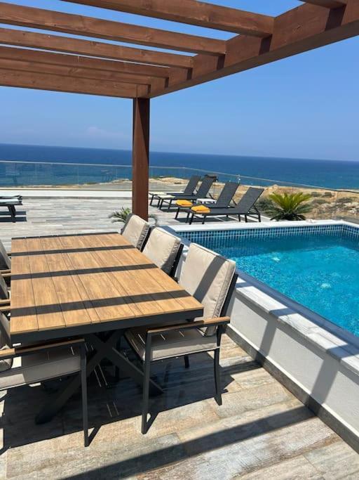 Penthouse Med Privat Saltvannsbasseng Pa Esentepe Beach 凯里尼亚 外观 照片