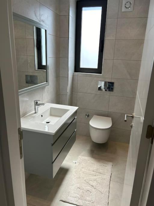 Penthouse Med Privat Saltvannsbasseng Pa Esentepe Beach 凯里尼亚 外观 照片