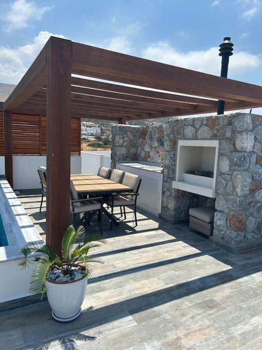 Penthouse Med Privat Saltvannsbasseng Pa Esentepe Beach 凯里尼亚 外观 照片