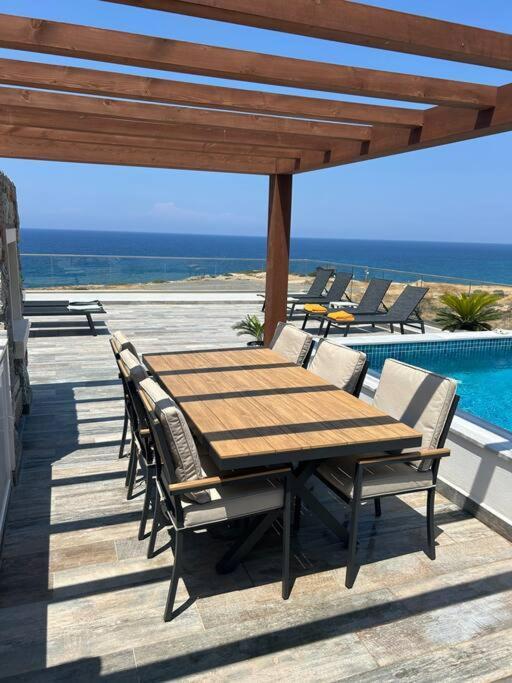 Penthouse Med Privat Saltvannsbasseng Pa Esentepe Beach 凯里尼亚 外观 照片